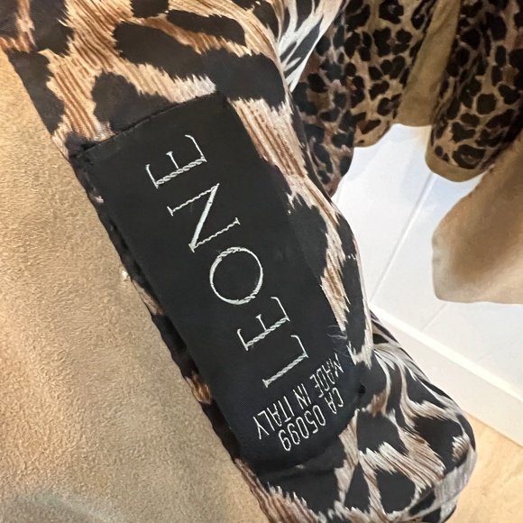 DOLCE & GABBANA SUEDE COAT, VINTAGE, CAMEL, SMALL - Picture 9 of 9